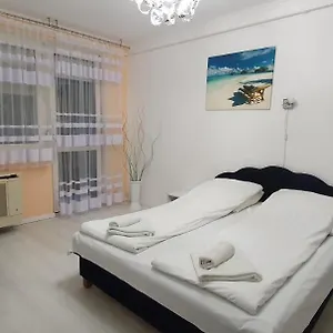Apartament Anna, Segedyn