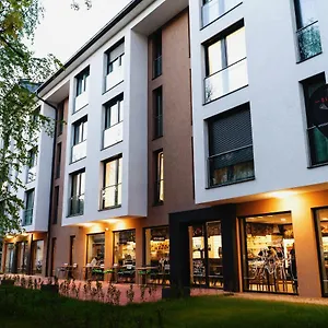 Hotel Riva, Segedyn