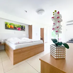 Tisza Gyöngye Apartman