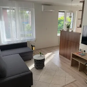 Sophie Apartman