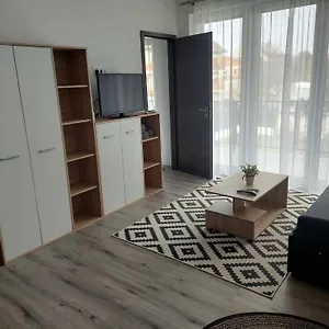 Mora Lak Apartman