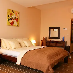 Maya Panzio-rezidencia Bed & Breakfast
